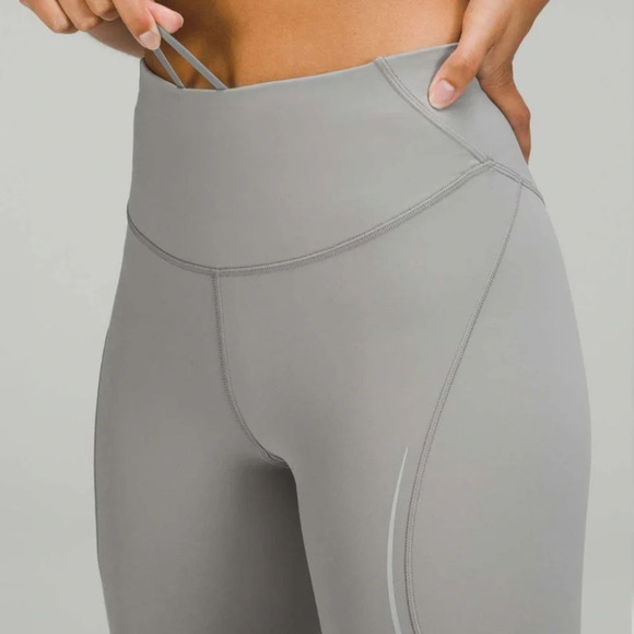 Lululemon Base Pace High-Rise Reflective Crop 23" Gull Grey Size 6 - Picture 6 of 16